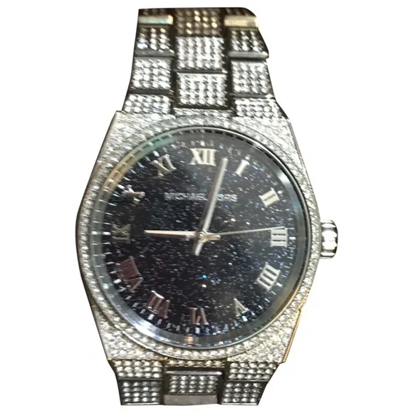 Mk crystal watch new in box.never wore this watch - Picture 2 of 8